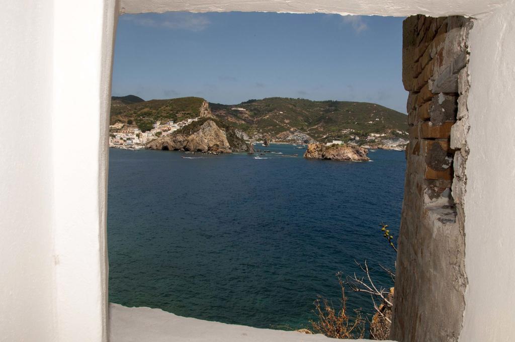 B&B La Terrazza Sul Porto Ponza Buitenkant foto